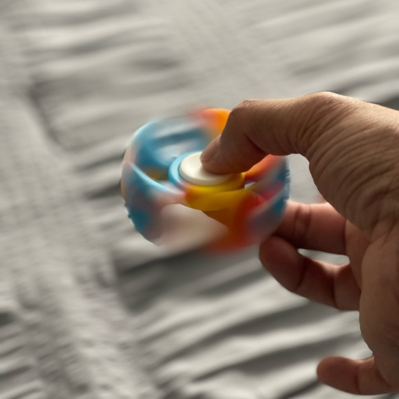 Fidget spinners sensory toys, stress relief for kids and adults, colorful toys - Picture 7 of 7